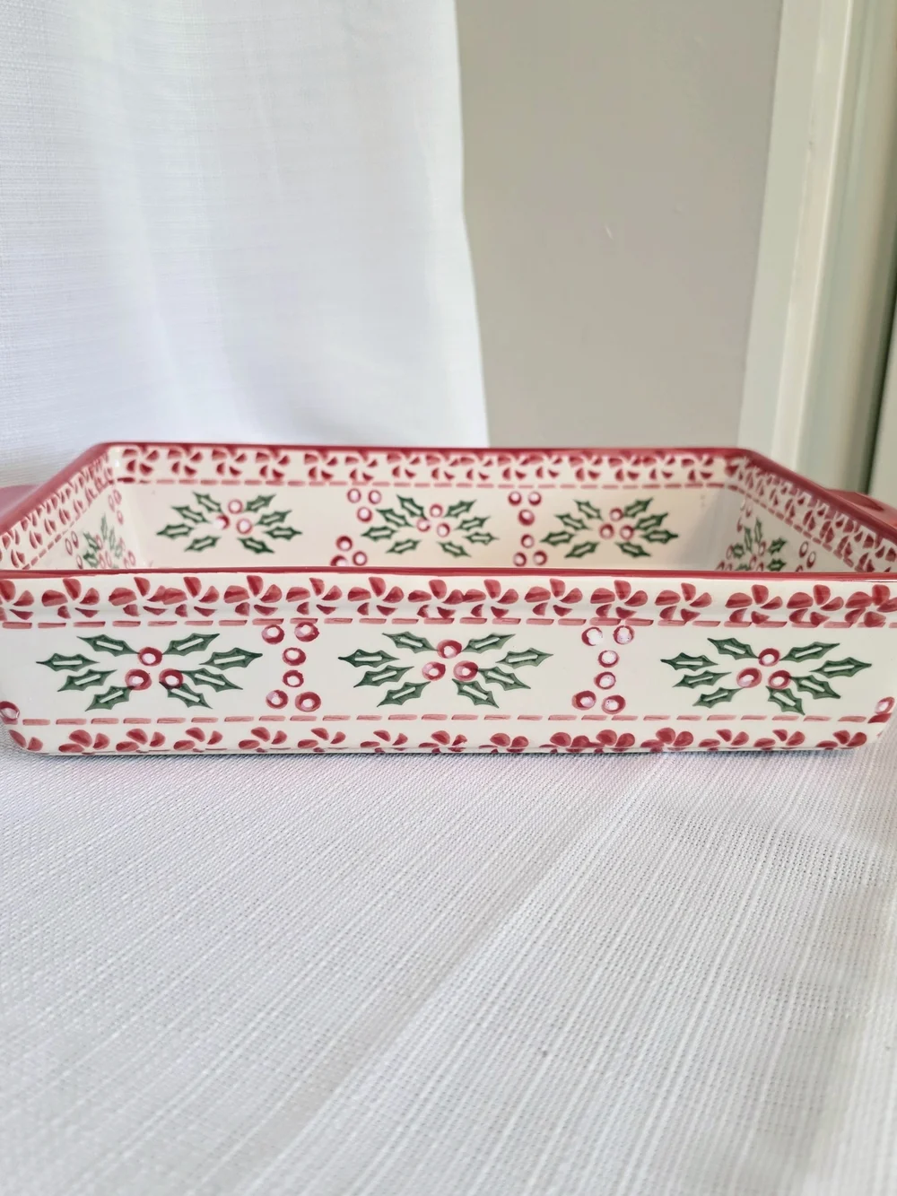 Temptations Peppermint Holly Casserole Dish W Carry Rack 9x13 Christmas Cooking
